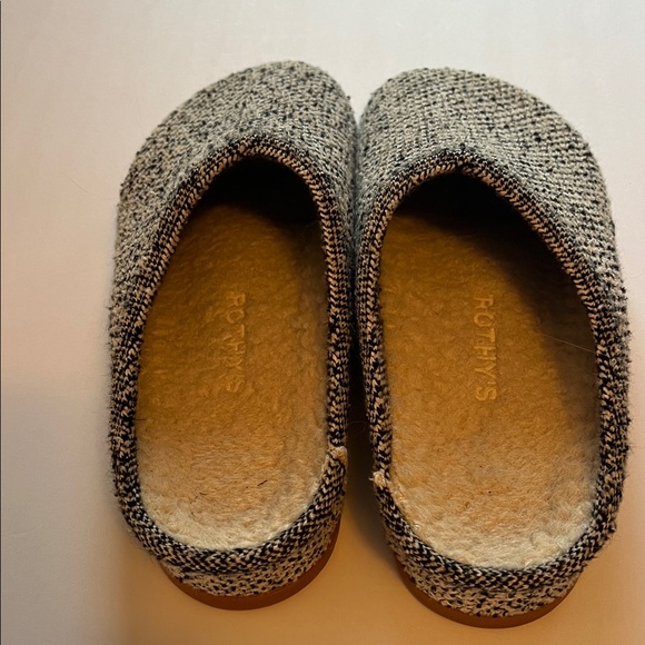 SOLD!!!!! Rothy's The Cozy Clog Black and White Vegan Women's Slippers - Picture 6 of 10